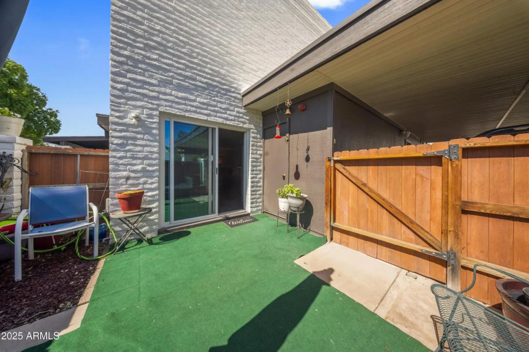Real Estate Picture 6