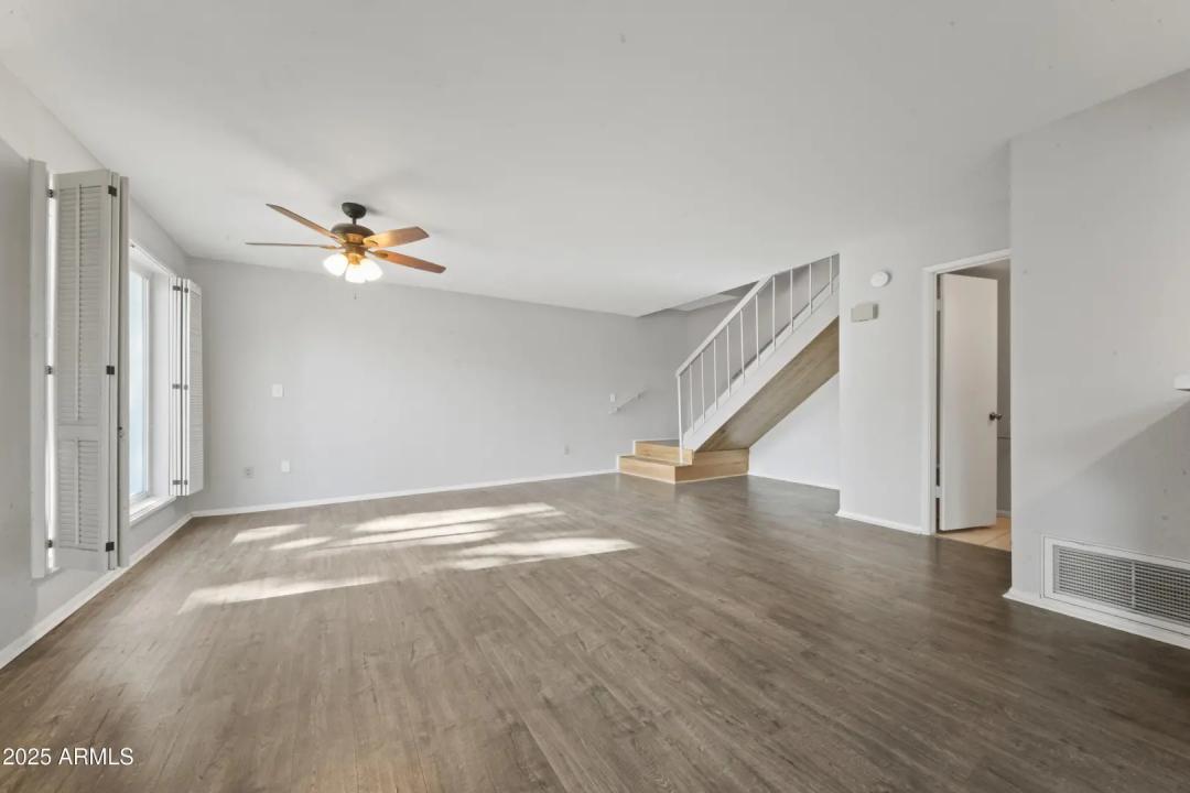 Real Estate Picture 6