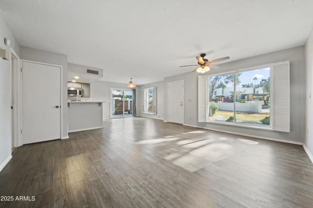 Real Estate Picture 5