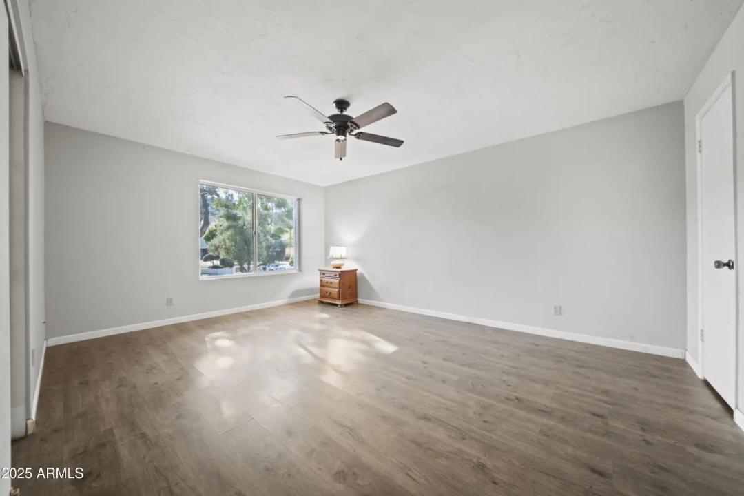 Real Estate Picture 8