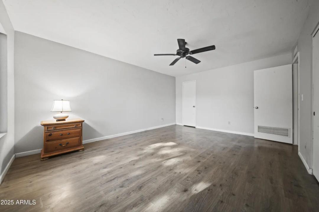 Real Estate Picture 9