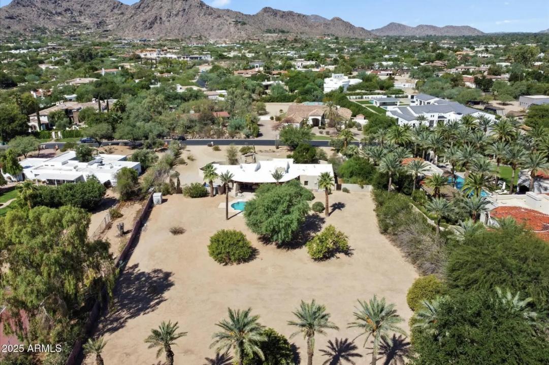 Real Estate Picture 6