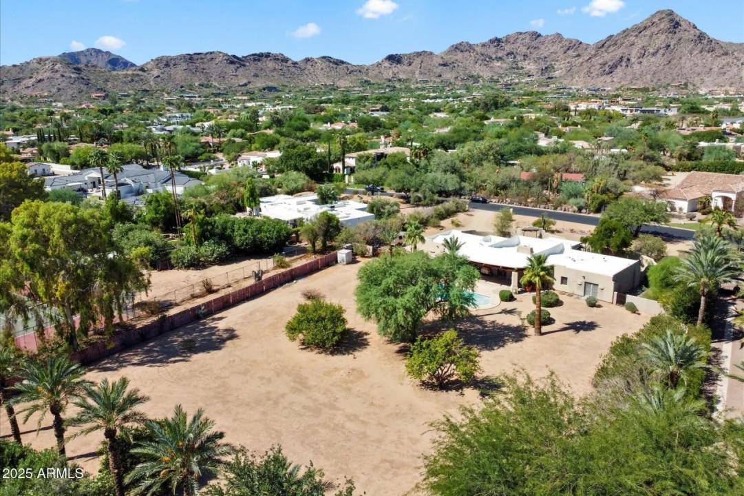 Real Estate Picture 7