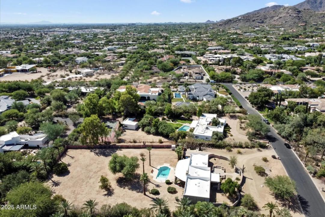 Real Estate Picture 8