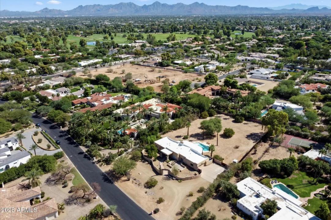 Real Estate Picture 10