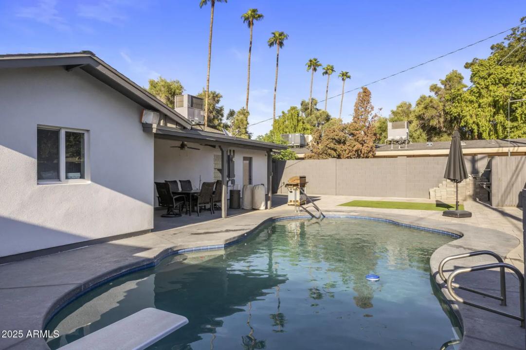 Real Estate Picture 16