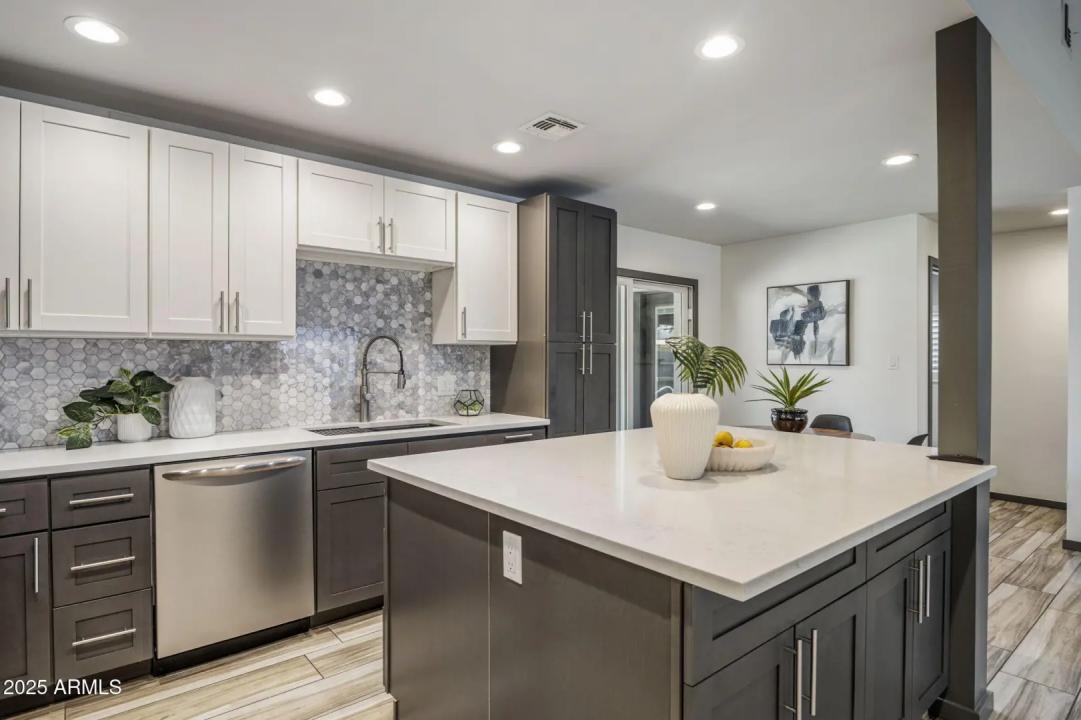 Real Estate Picture 7