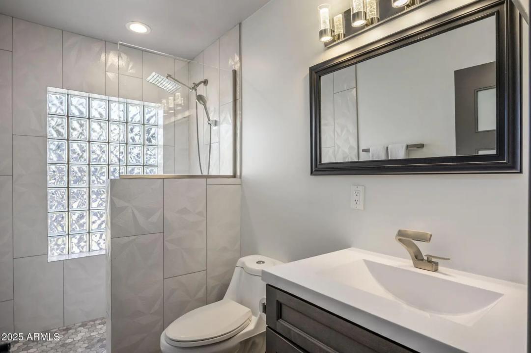 Real Estate Picture 20