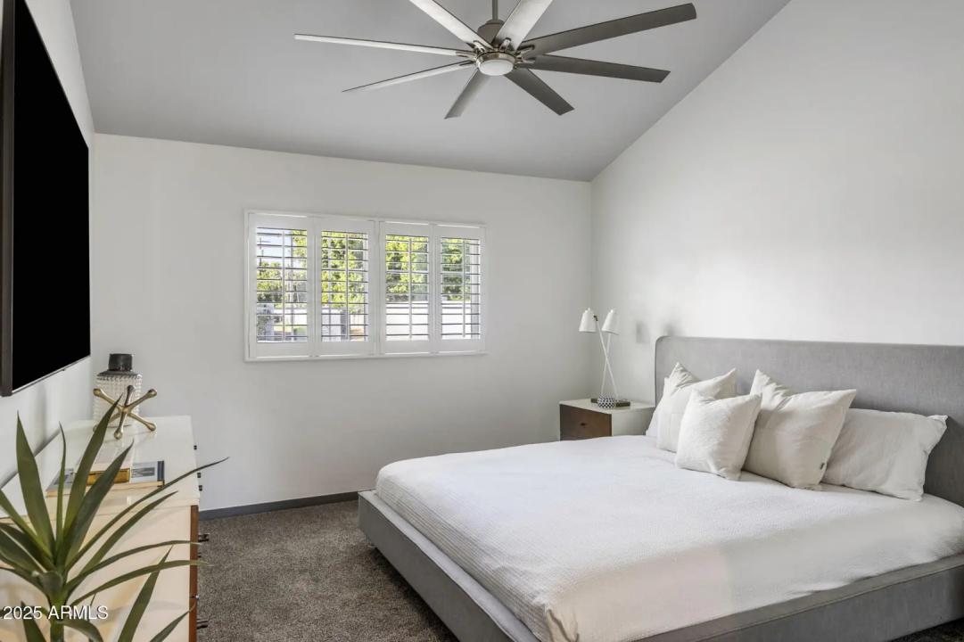 Real Estate Picture 10