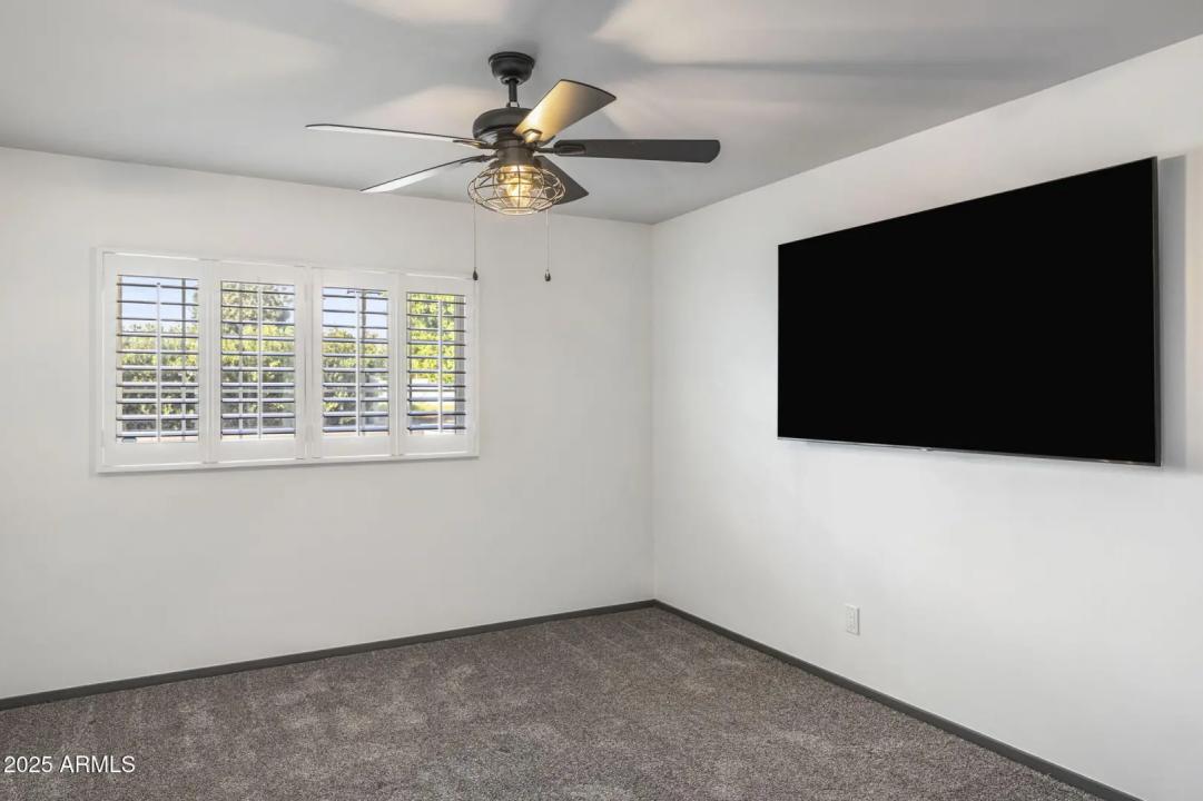 Real Estate Picture 17