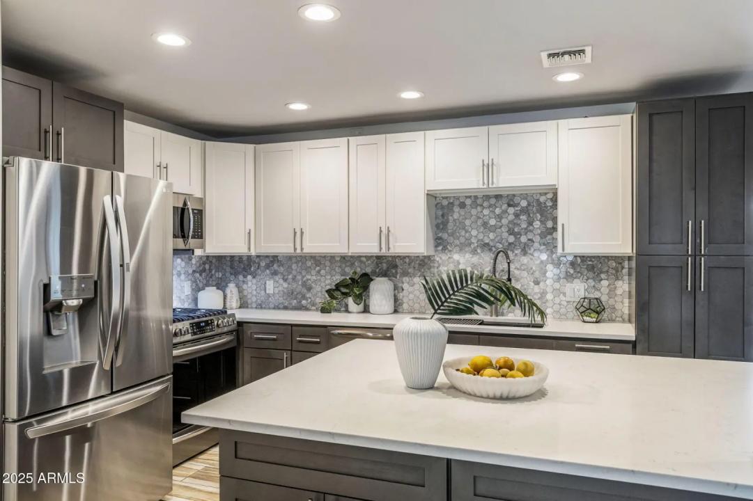 Real Estate Picture 8