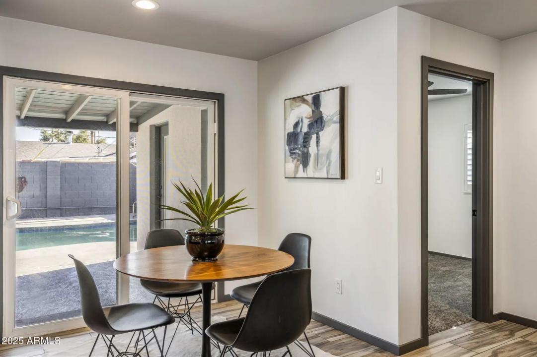 Real Estate Picture 9