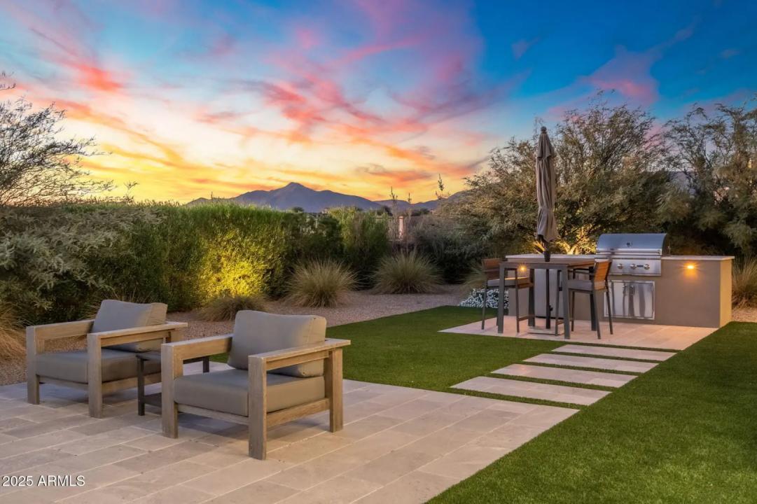 Real Estate Picture 4