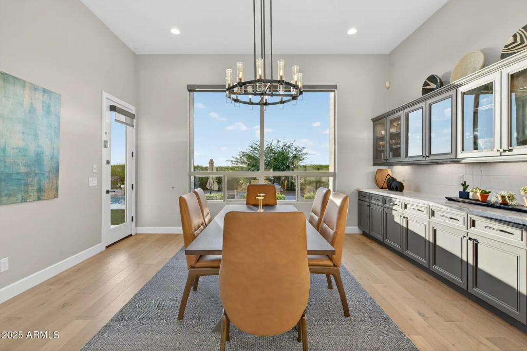 Real Estate Picture 24