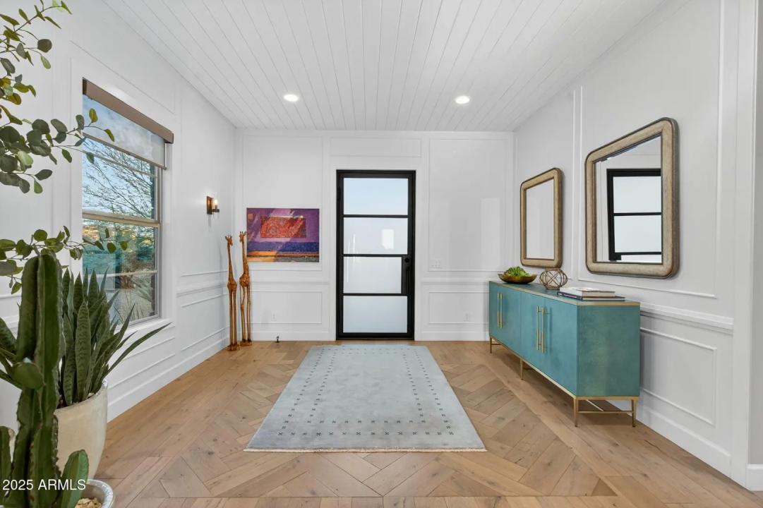 Real Estate Picture 9