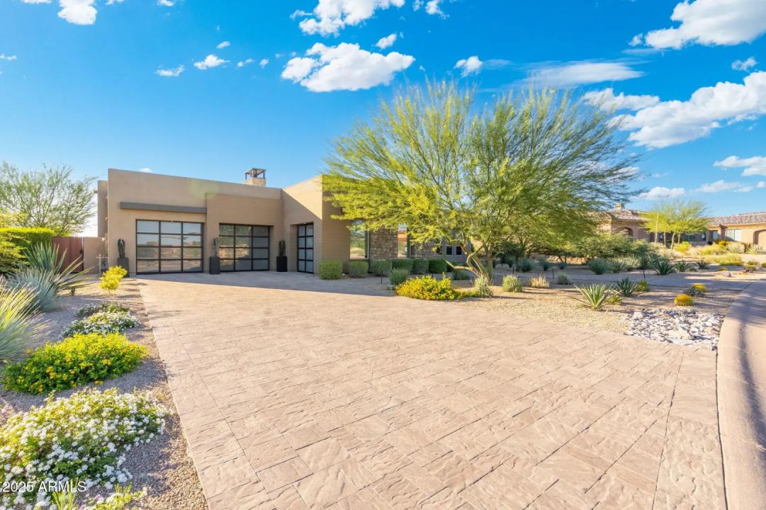 Real Estate Picture 7