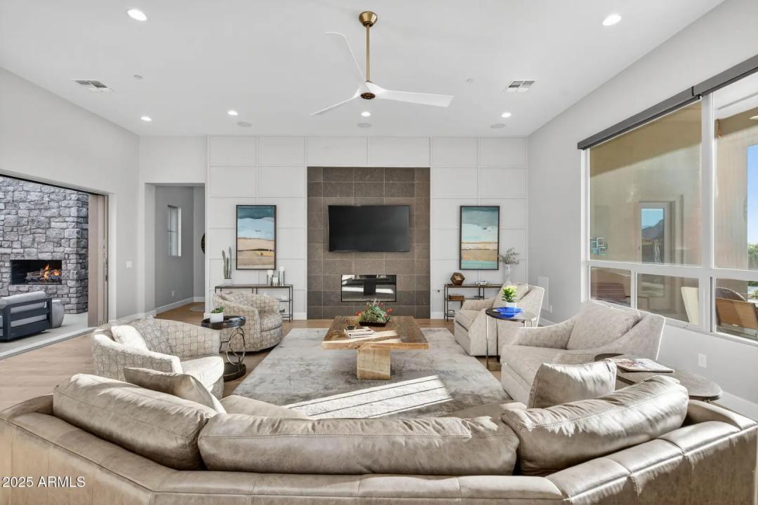 Real Estate Picture 13