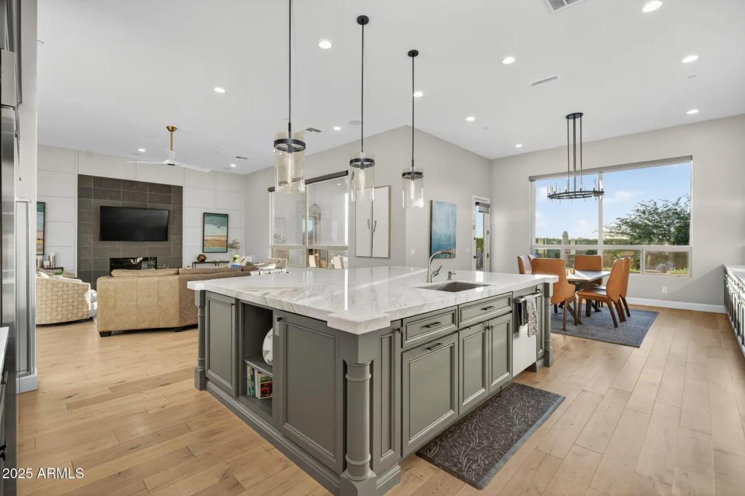 Real Estate Picture 22