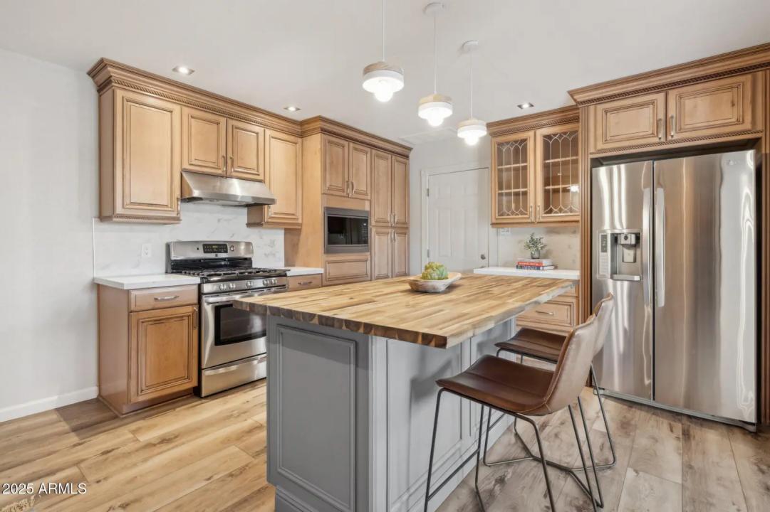 Real Estate Picture 13