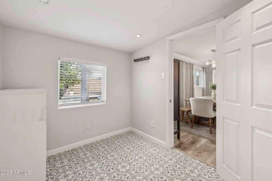 Real Estate Picture 24