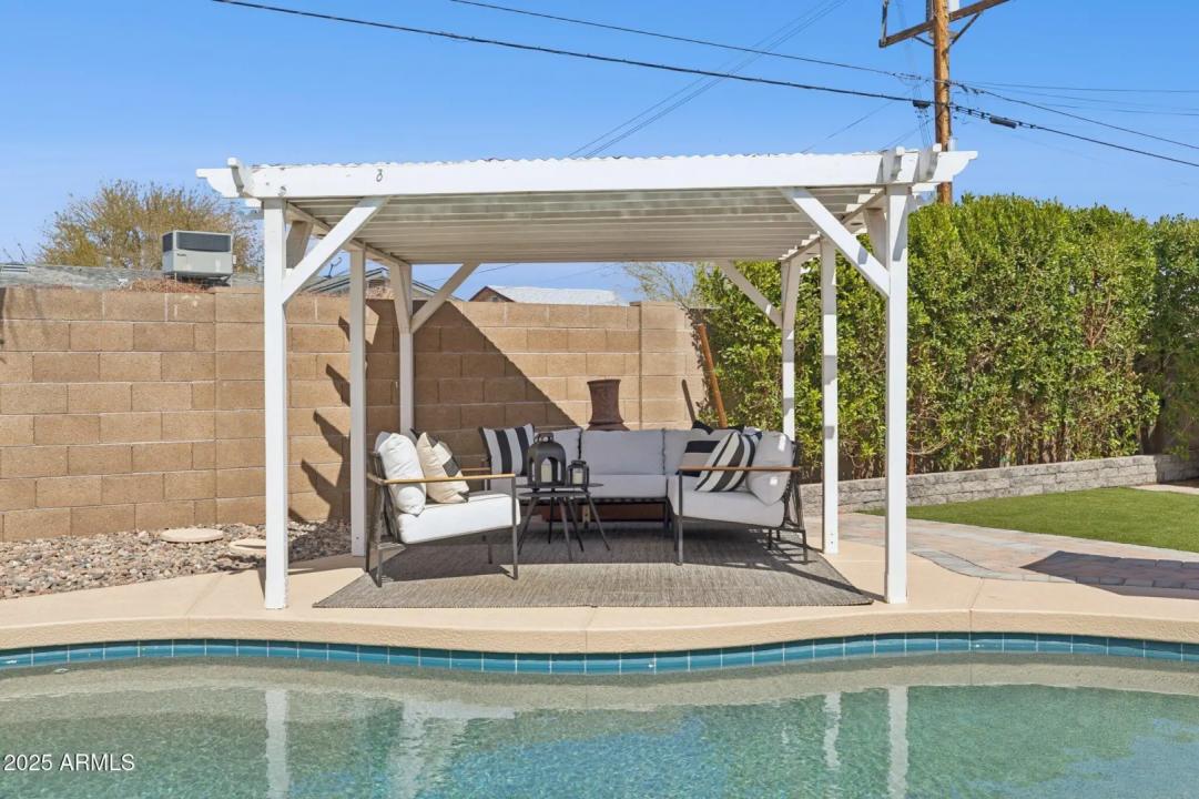 Real Estate Picture 30