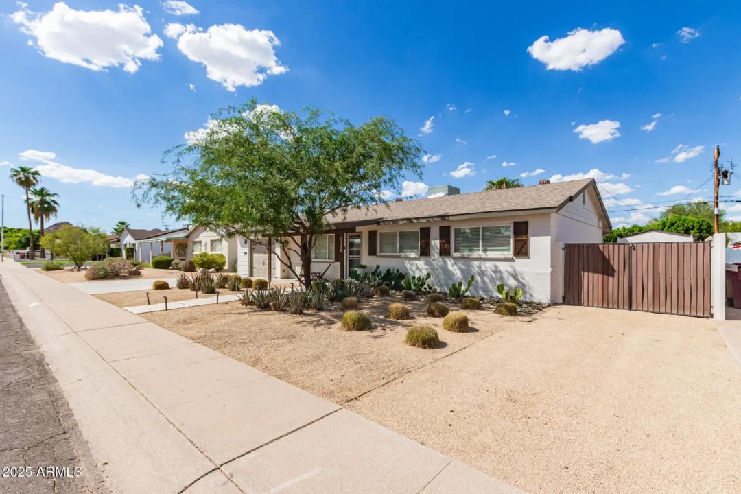 Real Estate Picture 3
