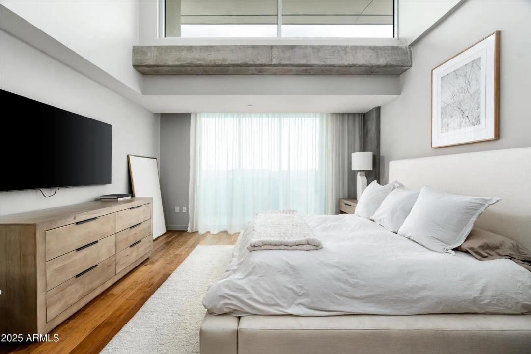 Real Estate Picture 5