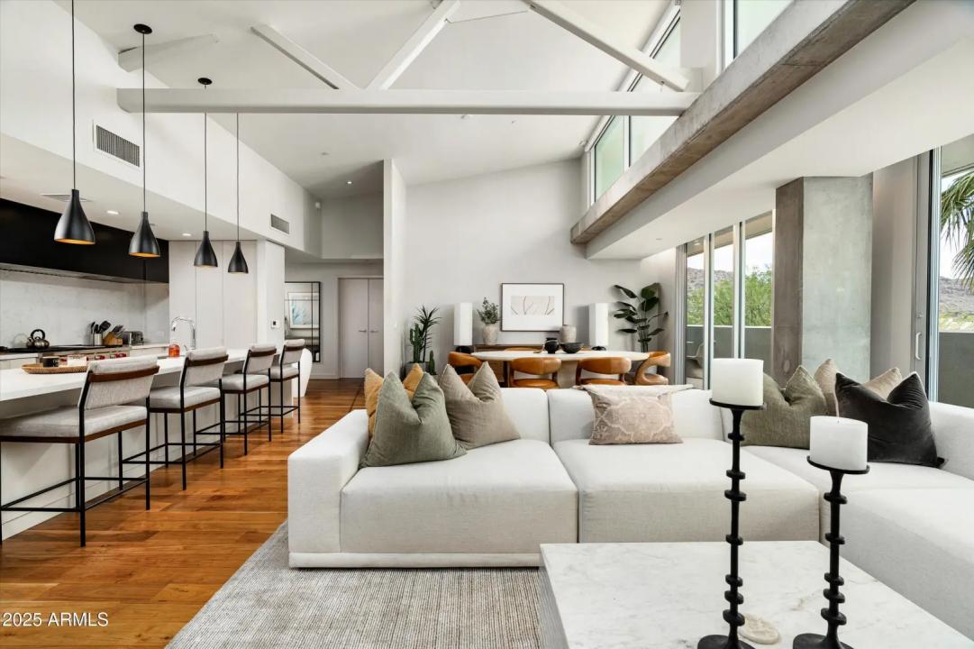 Real Estate Picture 9
