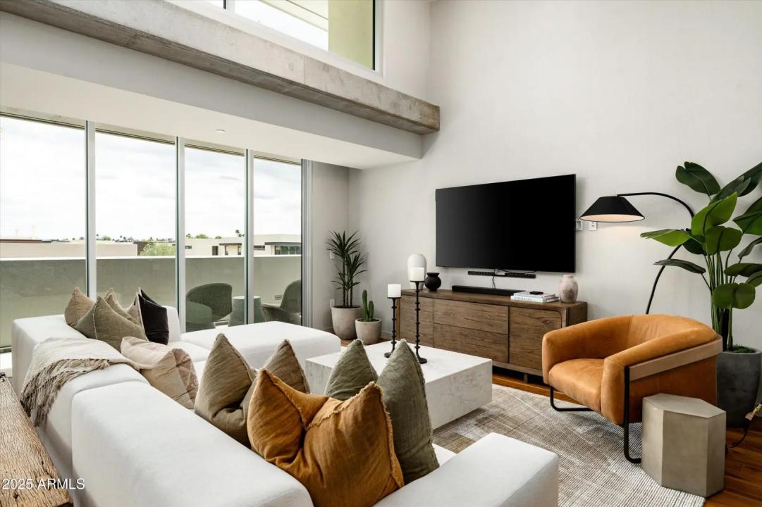Real Estate Picture 14