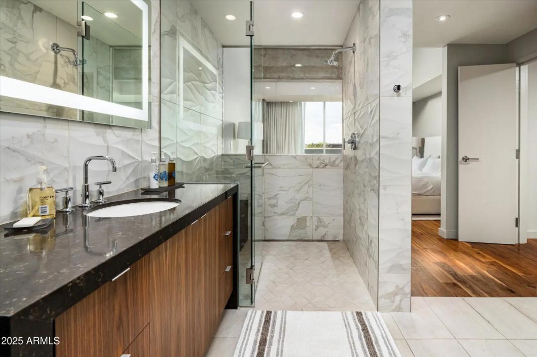 Real Estate Picture 18