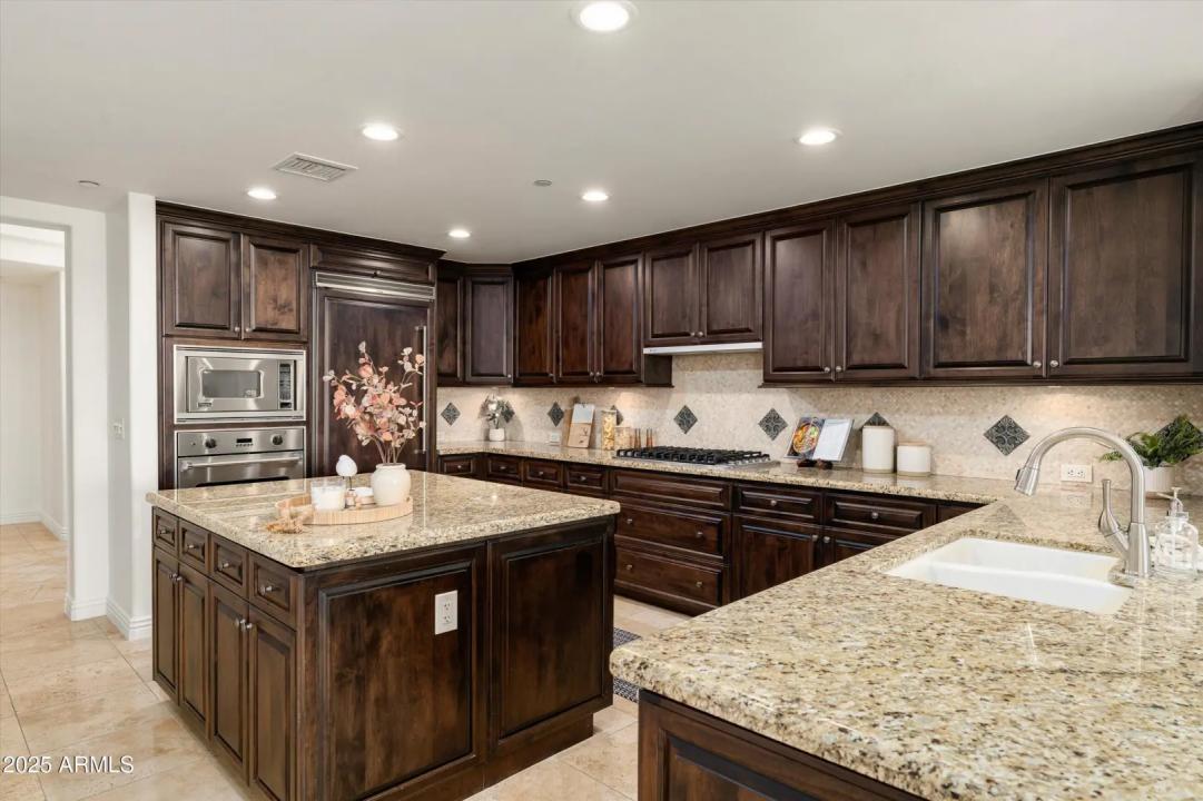 Real Estate Picture 6