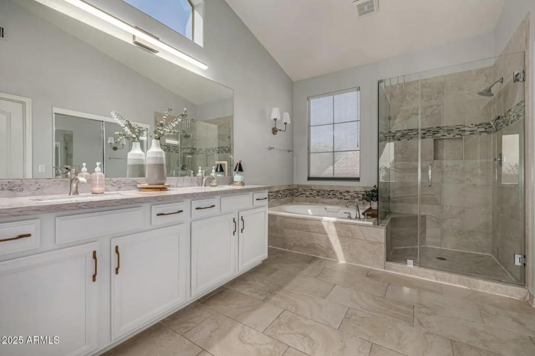 Real Estate Picture 3