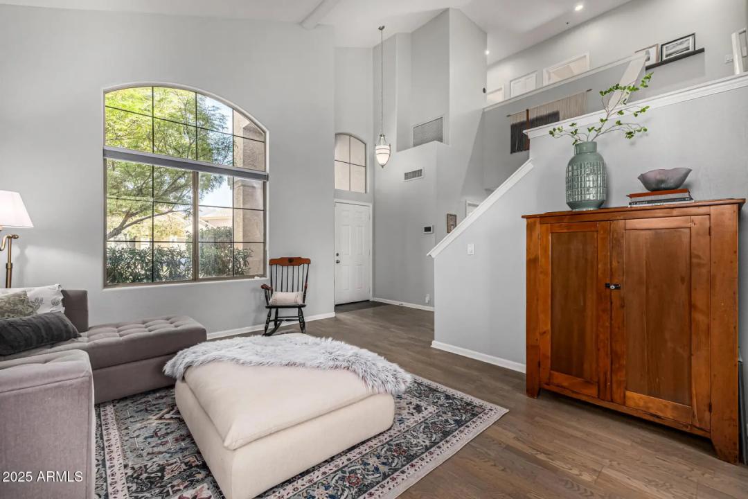Real Estate Picture 5