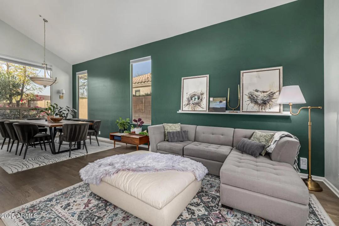 Real Estate Picture 7