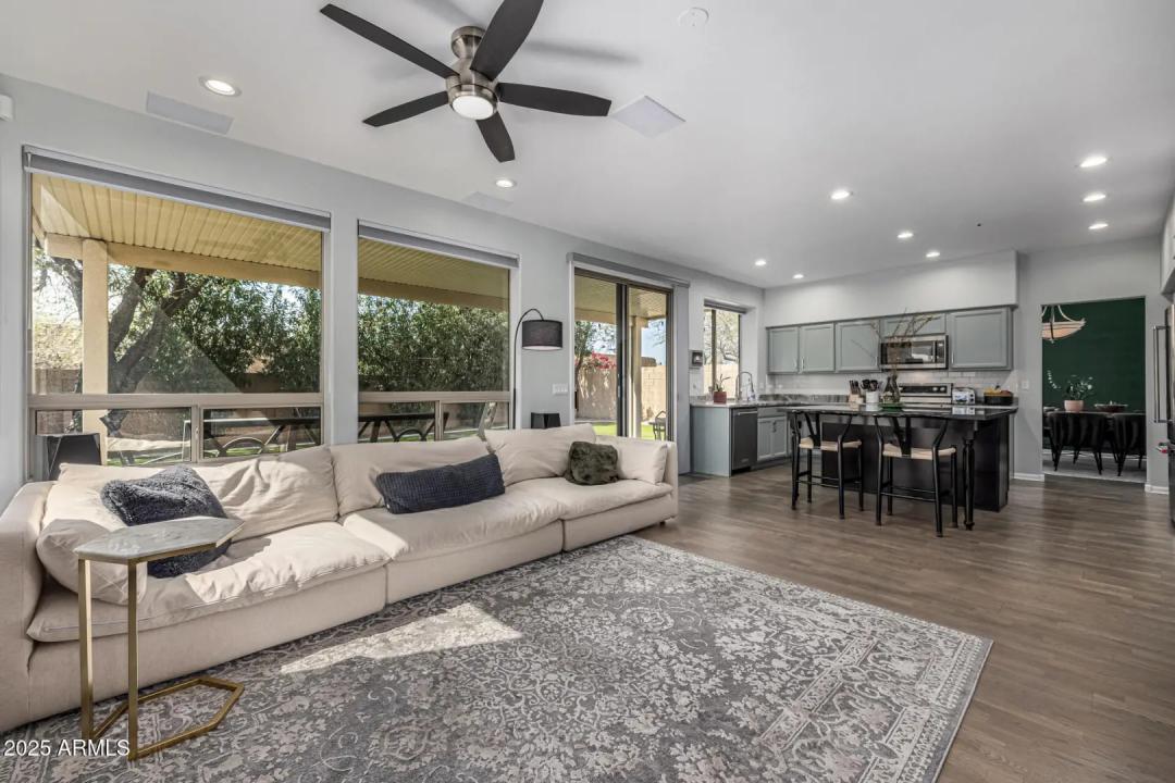 Real Estate Picture 10
