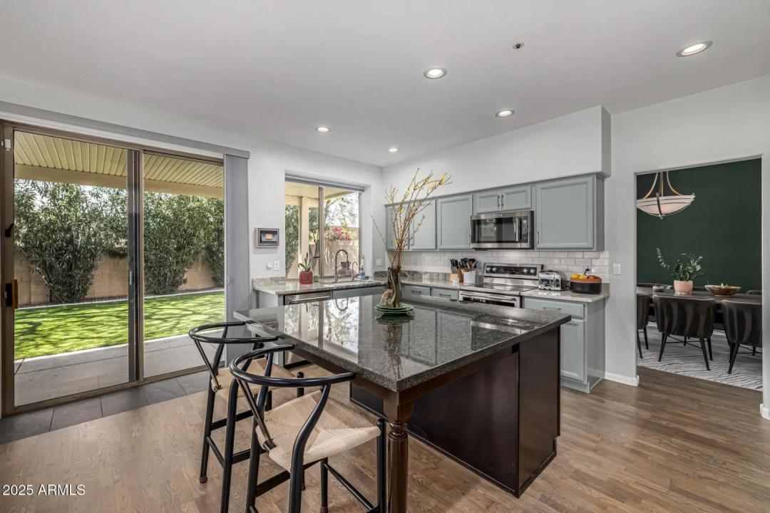 Real Estate Picture 11