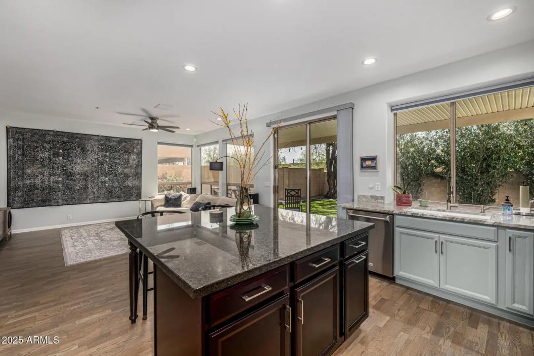 Real Estate Picture 12