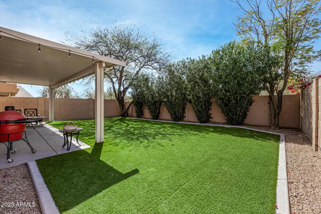 Real Estate Picture 24