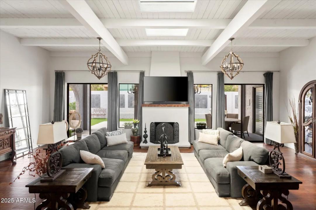 Real Estate Picture 3