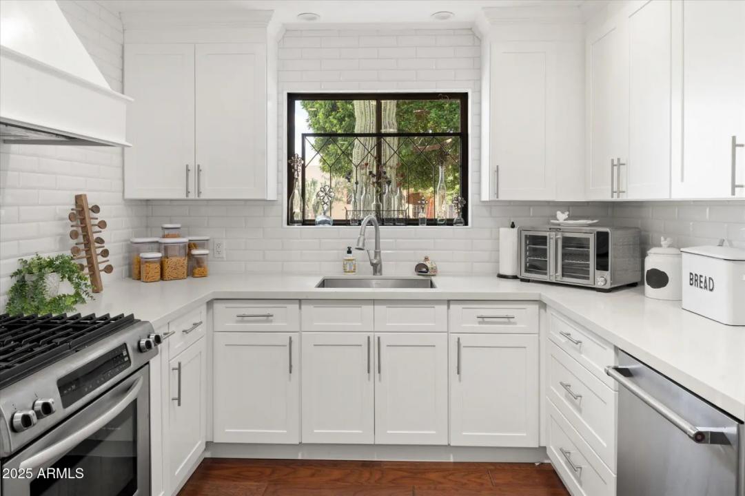Real Estate Picture 10