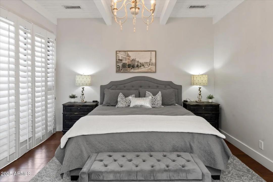 Real Estate Picture 14