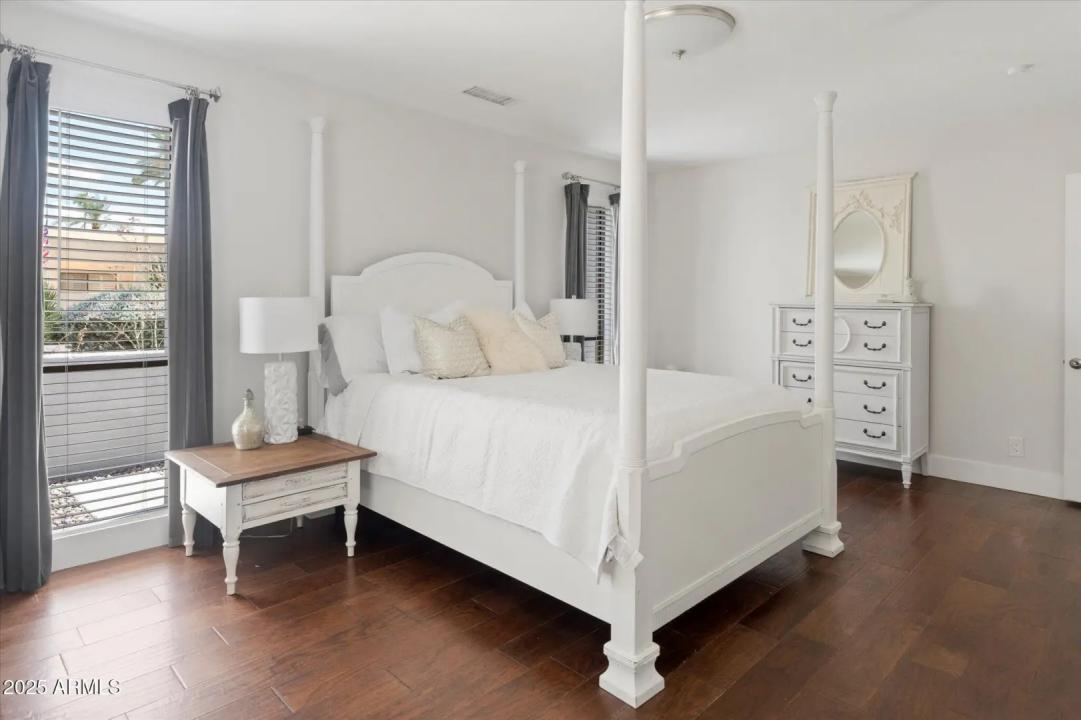 Real Estate Picture 22