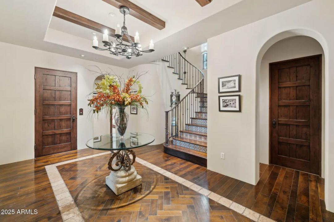 Real Estate Picture 12