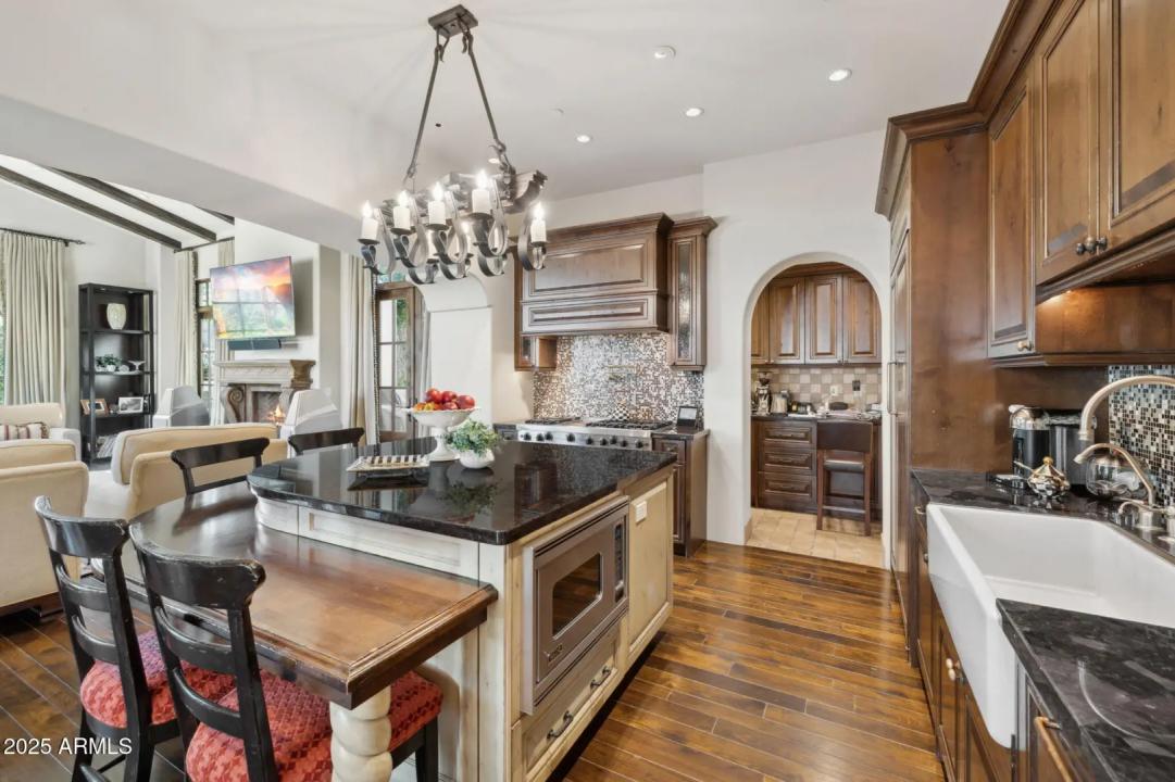 Real Estate Picture 17