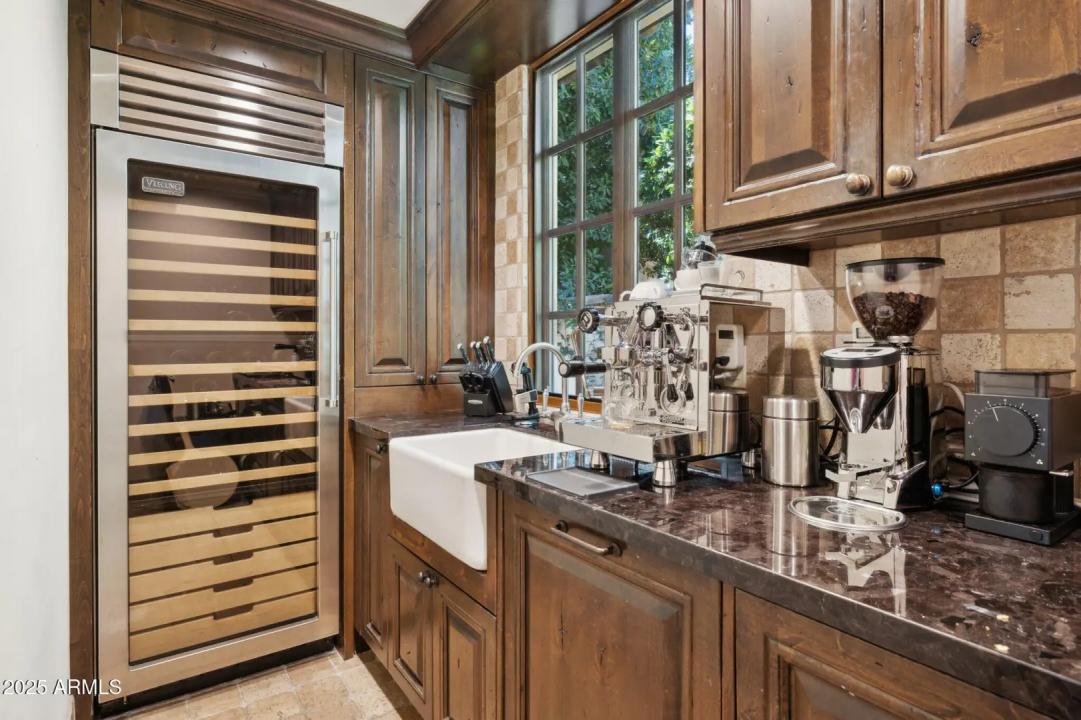 Real Estate Picture 18