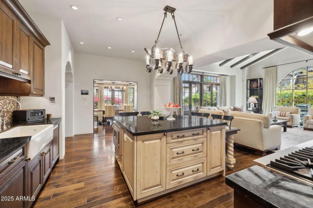 Real Estate Picture 19