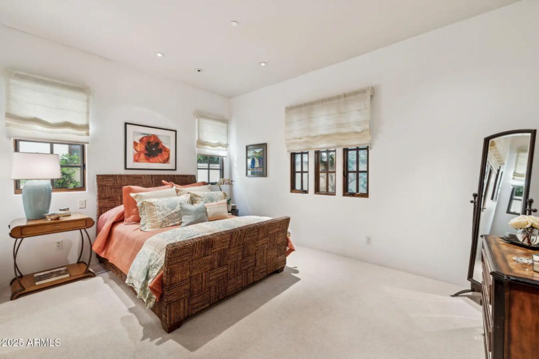 Real Estate Picture 24