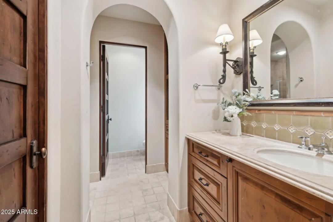 Real Estate Picture 25