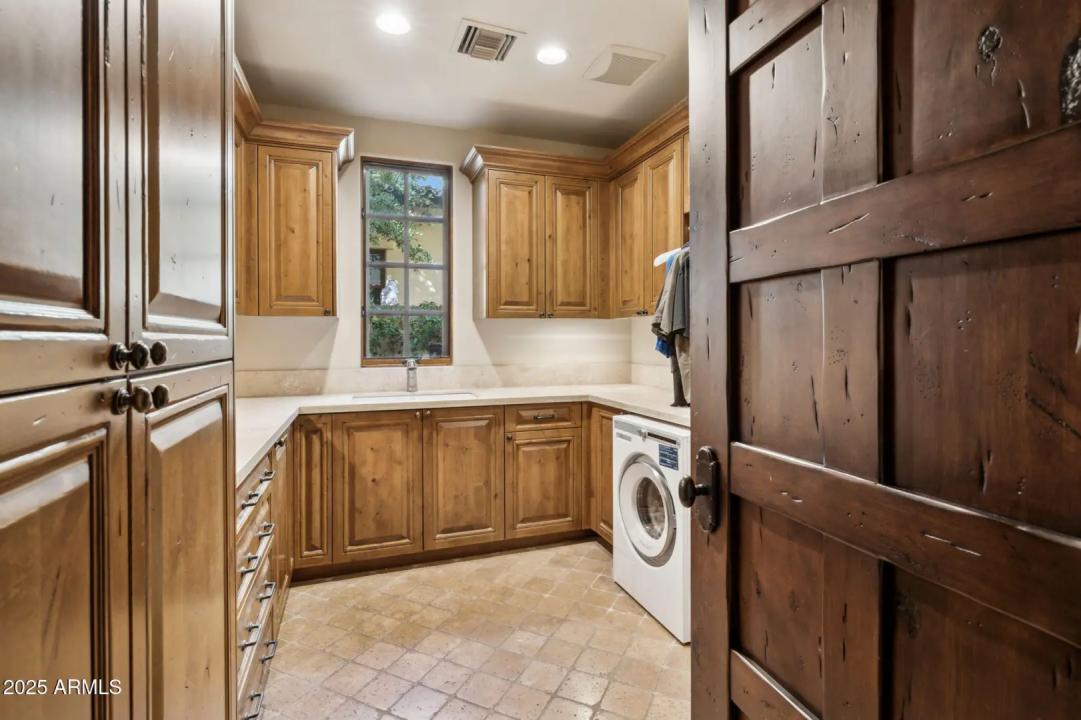Real Estate Picture 26