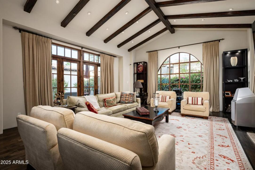 Real Estate Picture 3